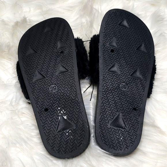 REVOLVE BB DAKOTA FURRY SLIDES SIZE 39 8.5 - Picture 5 of 7